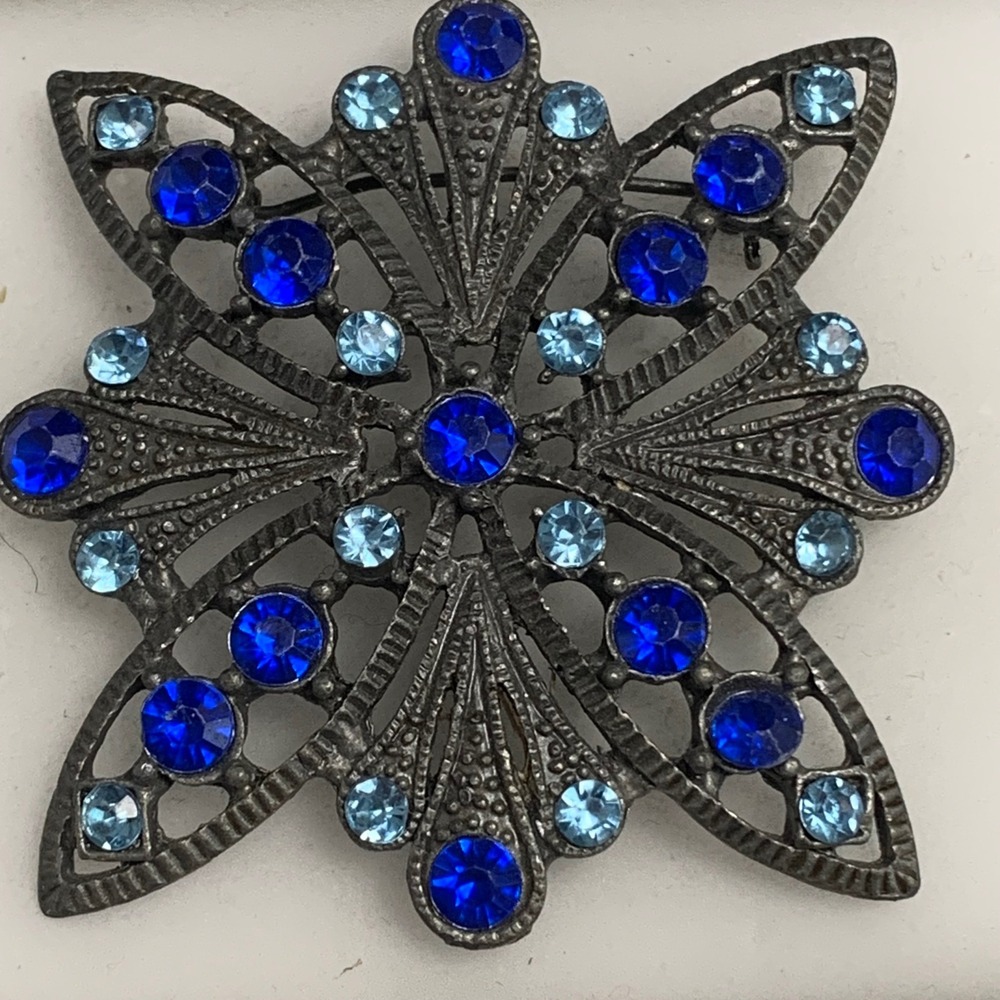 Vintage Silver Tone Blue Rhinestone Snowflake Starburst Brooch Pin 4676